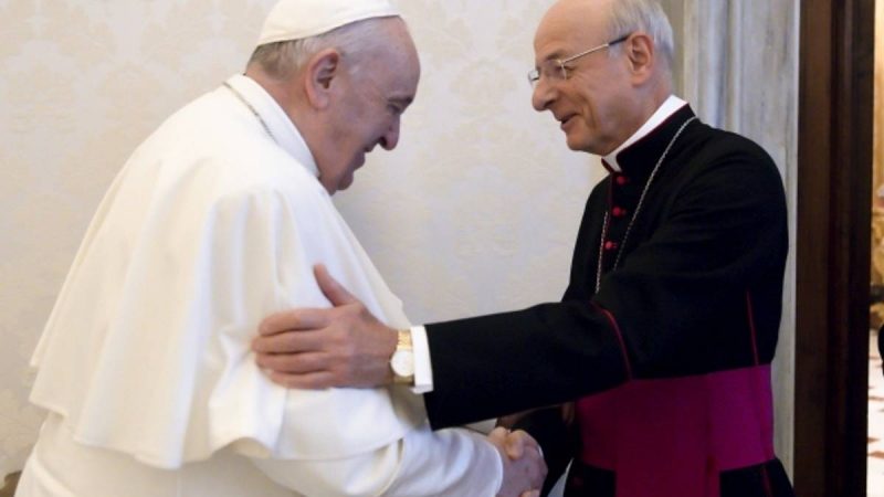 Estalló la interna en el Vaticano: el Papa Francisco degradó al Opus Dei