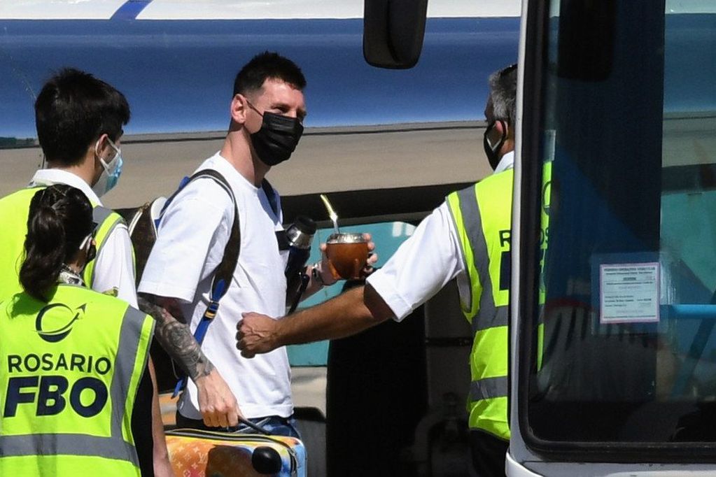 Lionel Messi dio positivo de coronavirus y no pudo regresar a Francia