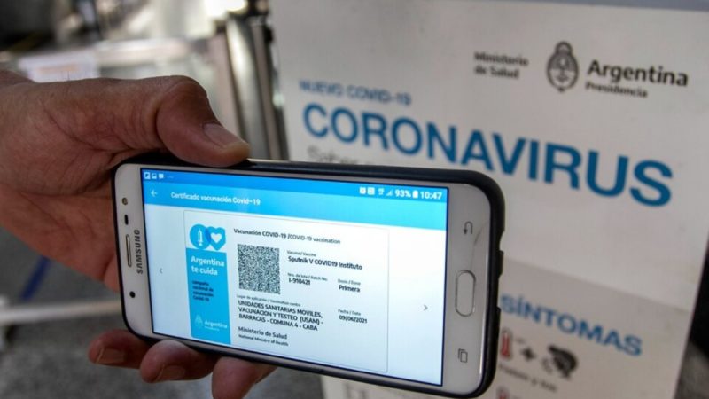 El pase sanitario para colectivos de media y larga distancia comienza a regir este jueves