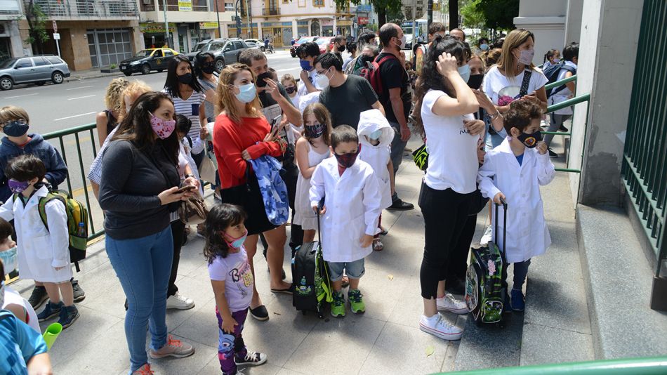 Comenzaron las clases en Buenos Aires y Mendoza con el retorno al 100% de presencialidad