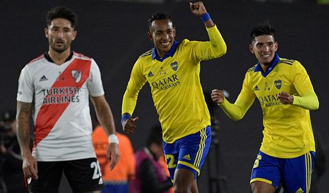 Con gol de Sebastián Villa, Boca le ganó el Superclásico a River en el Monumental