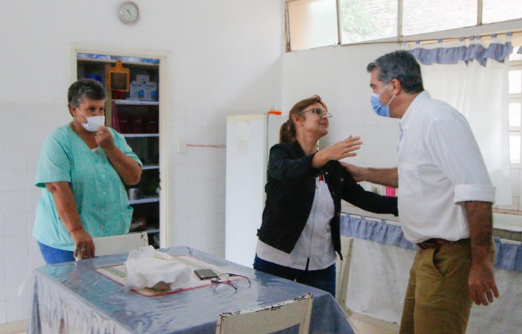 Capitanich abrió los sobres para construir el Hospital Materno Infantil de Sáenz Peña
