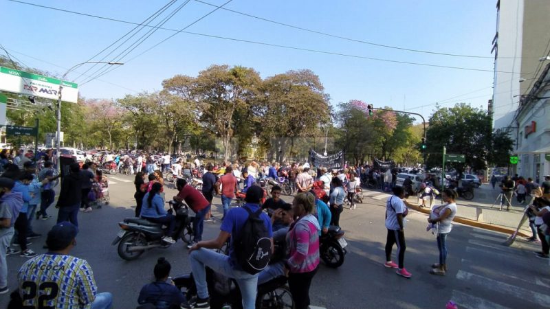 Comienzo de semana con piquetes y cortes de calles en Resistencia