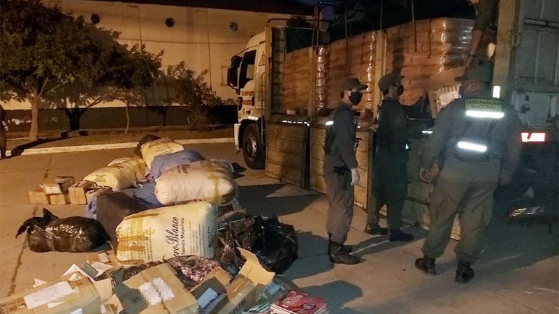 Napenay: Gendarmeria incauta más de cinco millones de pesos escondidos en un camión