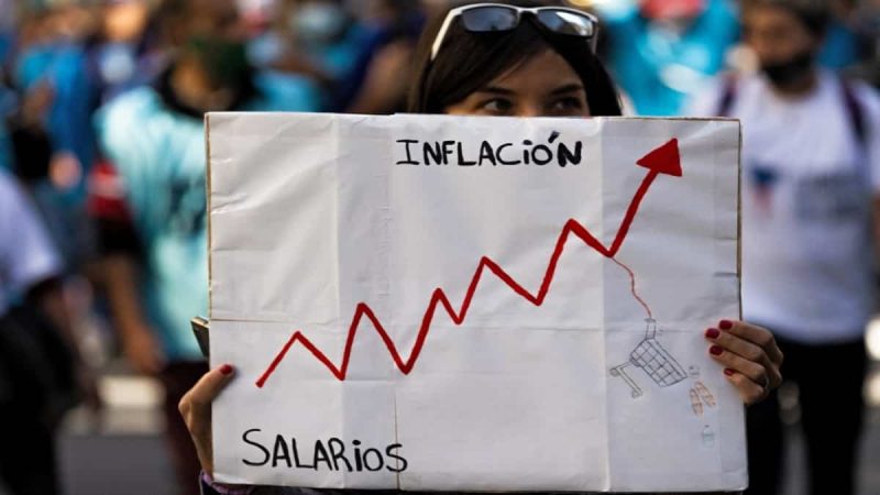 Para el FMI, la inflación «está paralizando la economía» en la Argentina