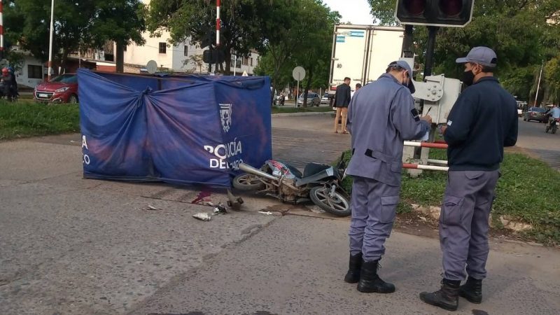 Joven mujer fallece tras accidente en moto en las calles de Resistencia