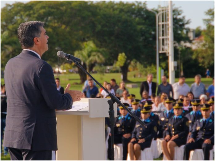 Capitanich tomó juramento de 105 nuevos oficiales de la Policía del Chaco
