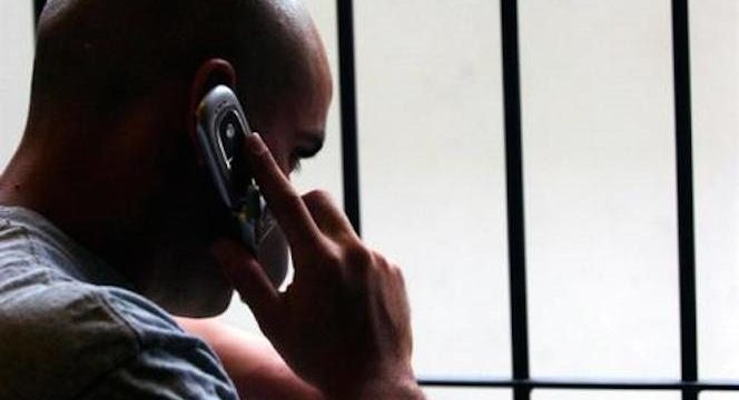 El estado provincial autoriza a los detenidos poseer celulares en las cárceles, pero no serán provistos por el gobierno