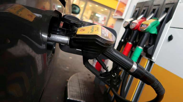 Inflación: Axion y Shell subieron el precio de las naftas y gasoil a partir de este domingo