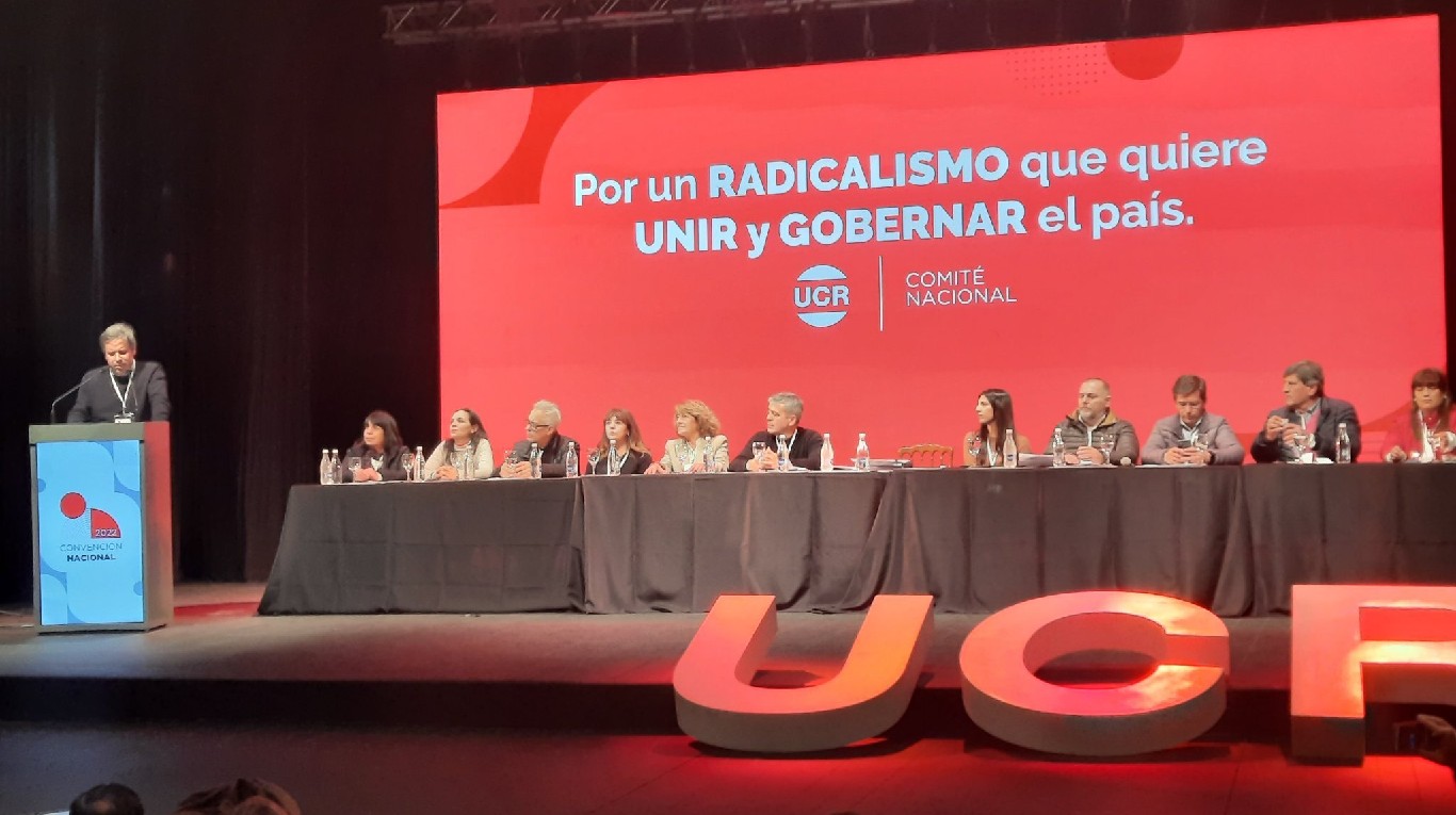 Convención Radical: Lousteau anunció que se baja a la Ciudad y la UCR queda con Manes y Morales para presidente