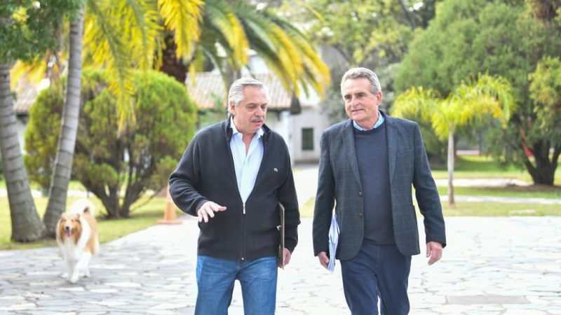 Agustín Rossi: “El Presidente estaba contento con el encuentro público con Cristina”