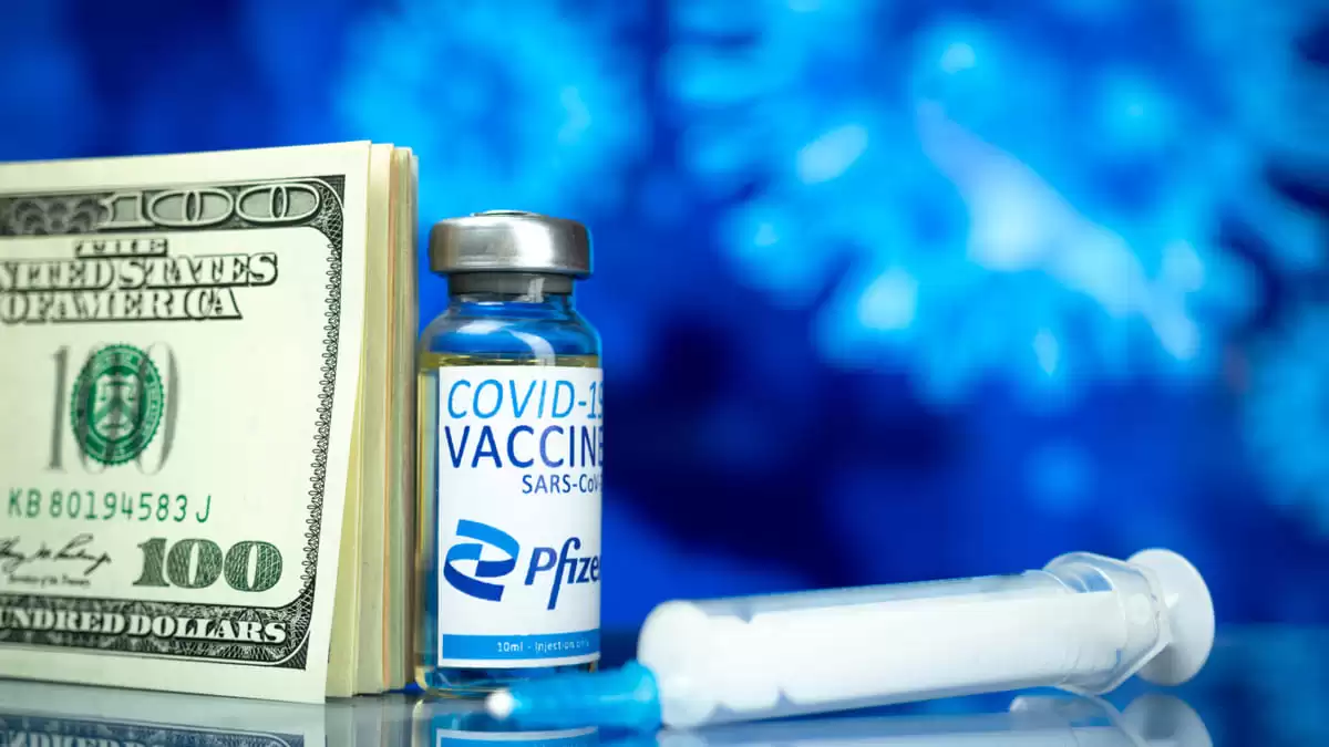 Condenan a enfermero por vender vacunas contra el coronavirus