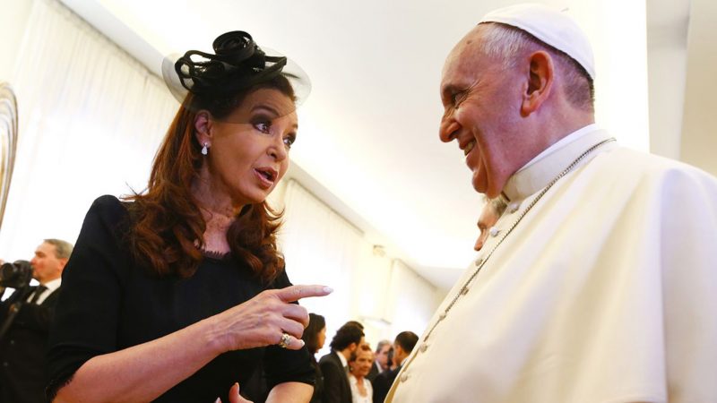 «Solidaridad y cercania»: El Papa Francisco llamó por teléfono a Cristina