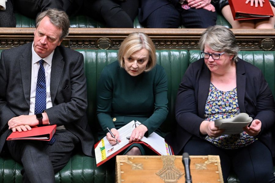 Liz Truss renunció como primera ministra del Reino Unido tras 45 días en el cargo