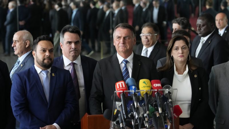 Bolsonaro habló por primera vez, se reivindicó como líder de la derecha y no dijo nada sobre la derrota del domingo