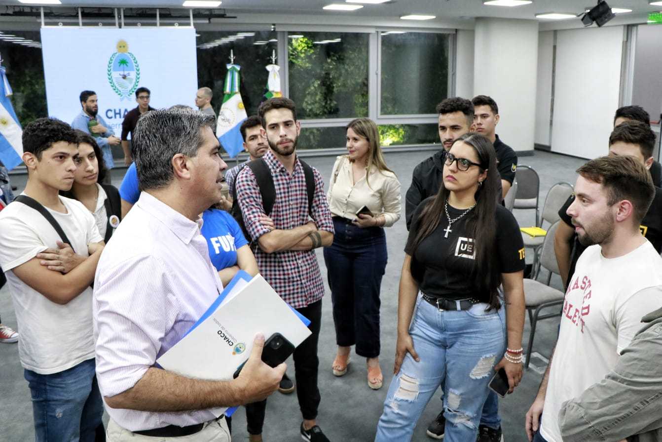 El gobernador se reunió con Centros de estudiantes para crear una mesa de trabajo para promover políticas públicas universitarias