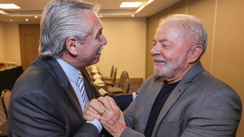 Lula se encontró con Alberto Fernández y le prometió visitar Argentina este año