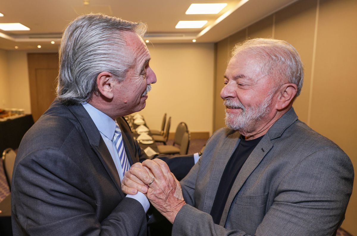 Lula se encontró con Alberto Fernández y le prometió visitar Argentina este año