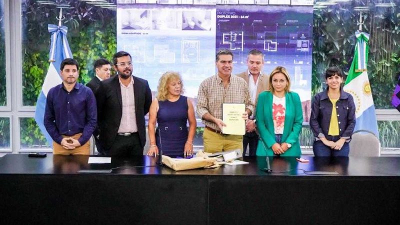 Barranqueras, Colonias Unidas y Napenay: Capitanich abrió los sobres para construir 109 viviendas en dichas localidades