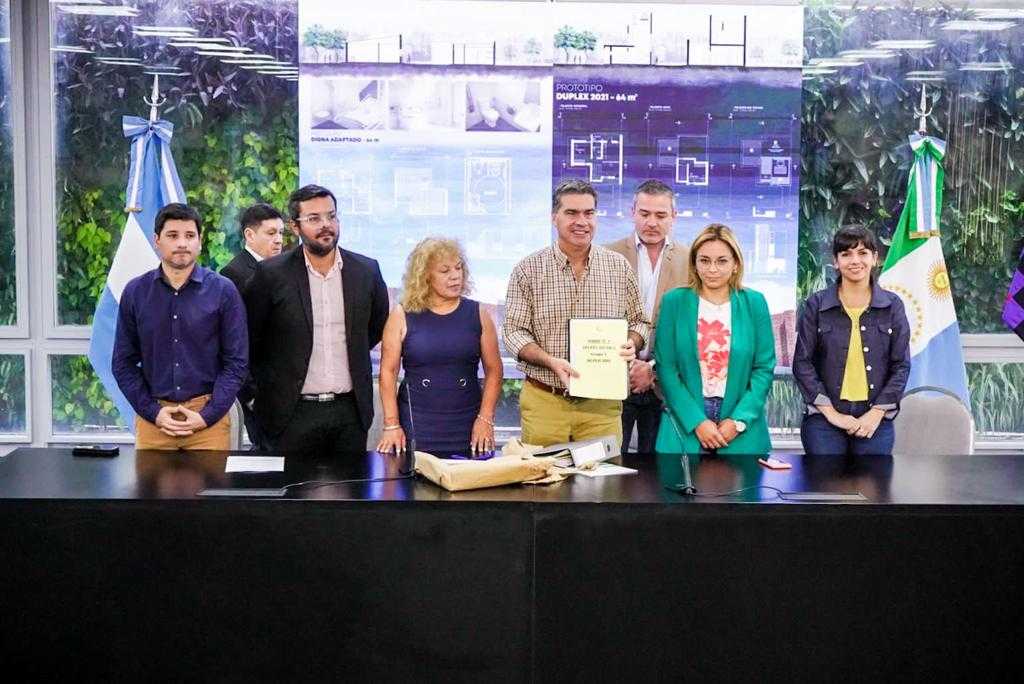 Barranqueras, Colonias Unidas y Napenay: Capitanich abrió los sobres para construir 109 viviendas en dichas localidades