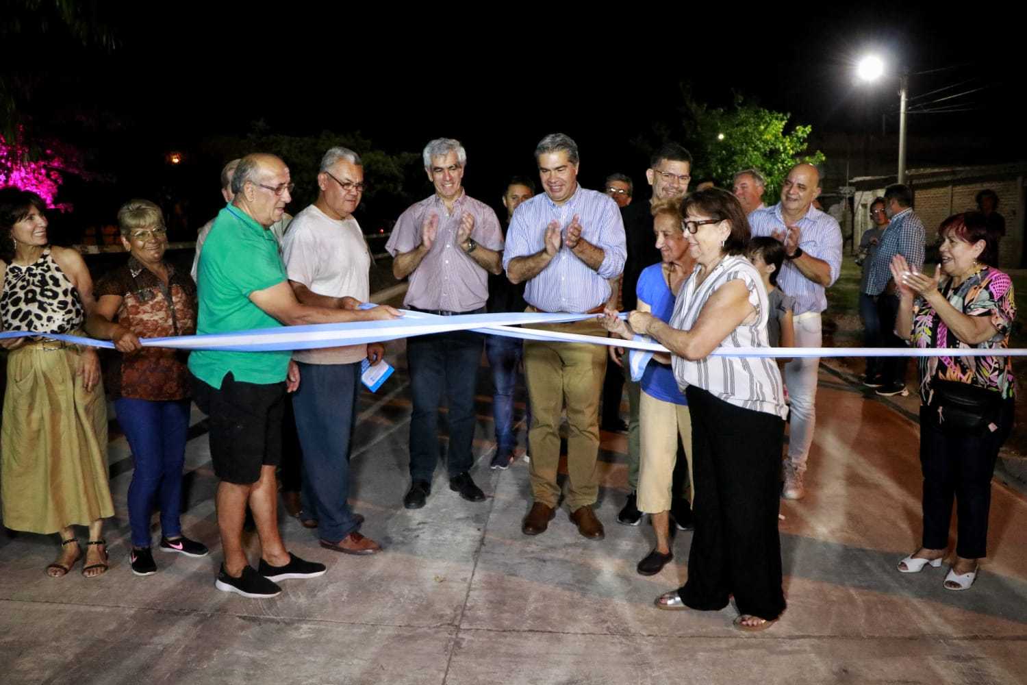 Inauguran nuevas cuadras de pavimento urbano en Resistencia