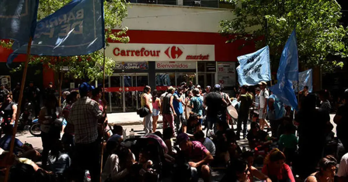 Organizaciones sociales organizan marcha hasta Supermercados pidiendo mercaderias