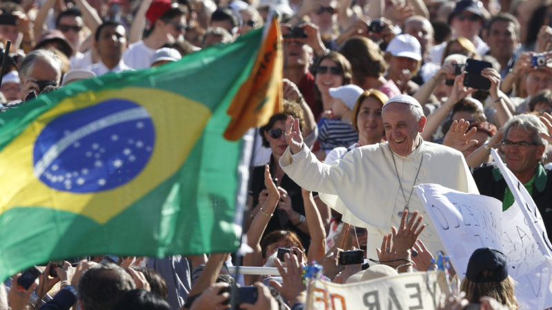 El papa Francisco lamentó el intento de golpe de Estado en Brasil y alertó sobre el debilitamiento de la democracia
