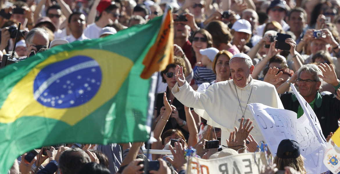El papa Francisco lamentó el intento de golpe de Estado en Brasil y alertó sobre el debilitamiento de la democracia