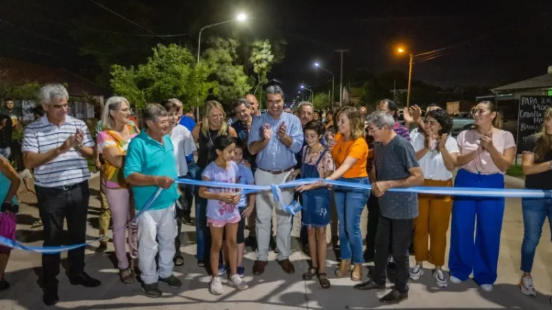 Capitanich inauguró 22 nuevas cuadras de pavimento urbano en Charata