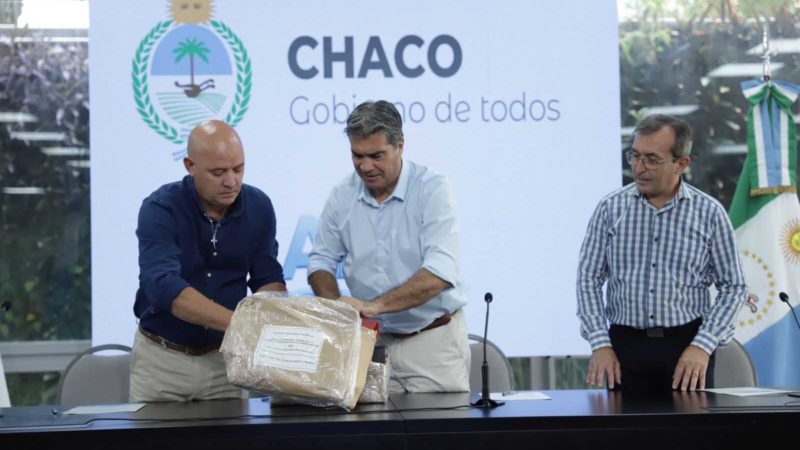 Capitanich abrió la licitación de la segunda etapa de las defensas del barrio San Pedro Pescador