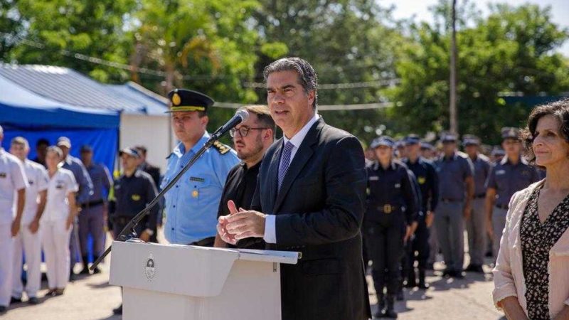 Capitanich anuncia un aumento del 82% anual para policias y penitenciarios