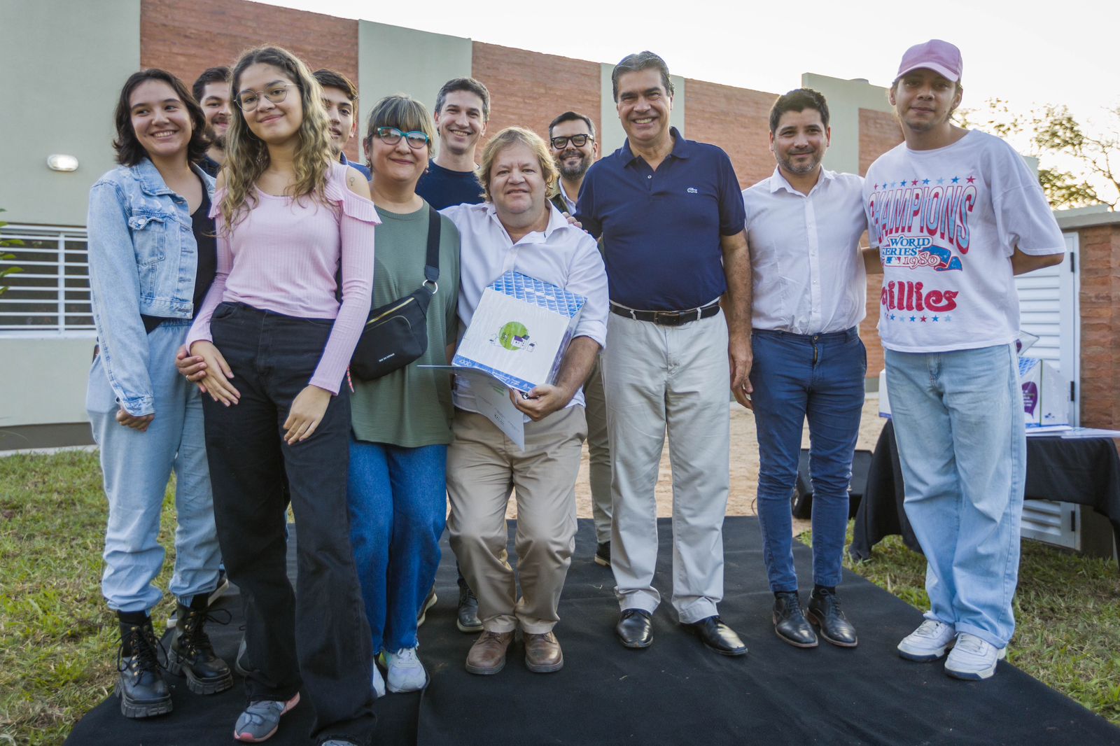 Capitanich entrego viviendas a familias del Barrio 20 de Septiembre de Resistencia