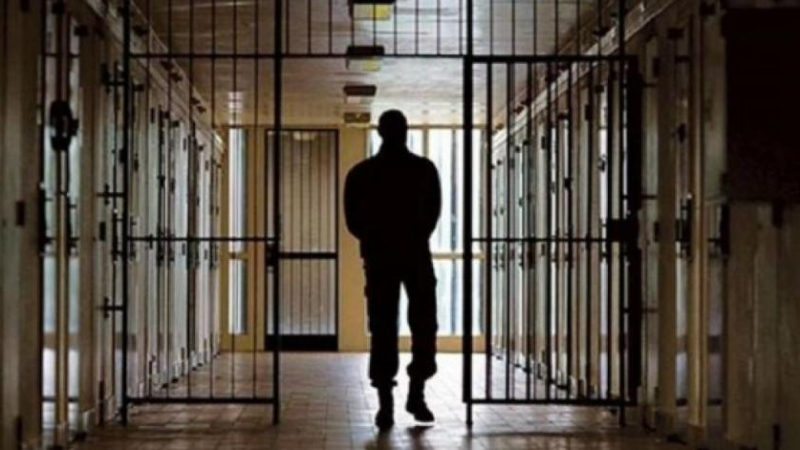 Detienen a penitenciarios federales por presunto centro de venta y distribución de drogas dentro de la cárcel de Devoto