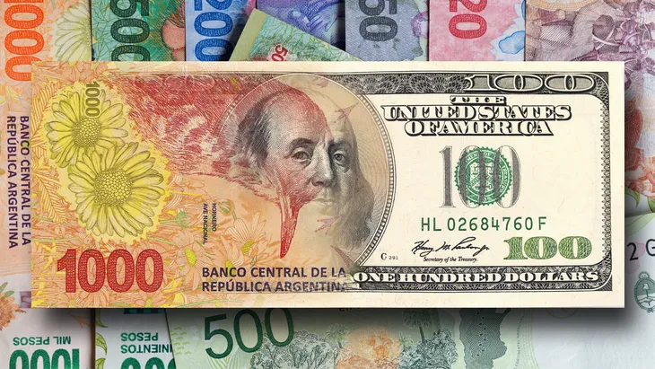 El dólar volvió a dar un gran salto y cerró a 421 pesos