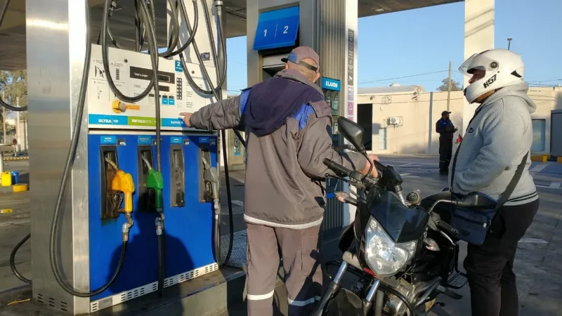 Este sábado se espera una nueva suba en el precio de los combustibles en el Chaco
