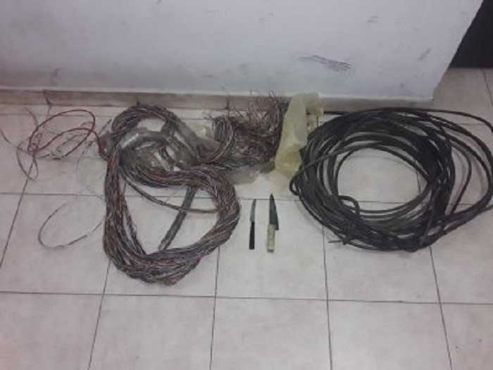 Saenz Peña: Detienen a sujeto robando cables en plena calle