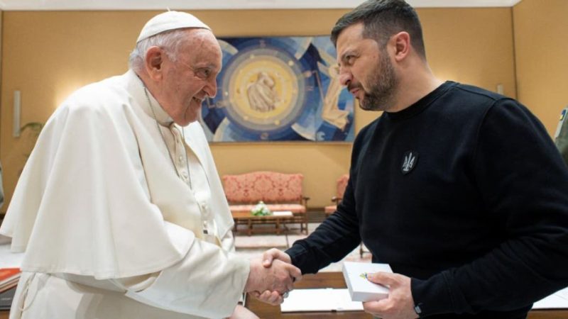 Zelenski se reunió con el Papa Francisco y la premier Meloni en una Roma blindada