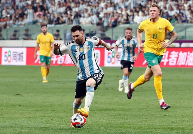 Con un partido magnífico de Lionel Messi, Argentina superó 2-0 a Australia en el primer amistoso de la gira por Asia