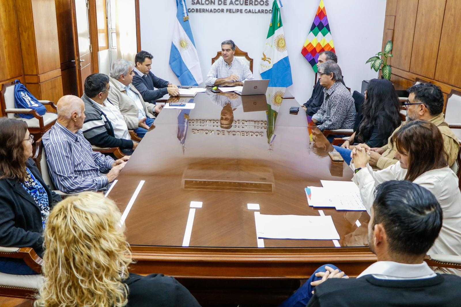 Reunión del gobierno con agentes y sub-agentes de Loteria chaqueña para abordar la cuestión de aranceles, juego clandestino y la creación de una subsede en Sáenz Peña