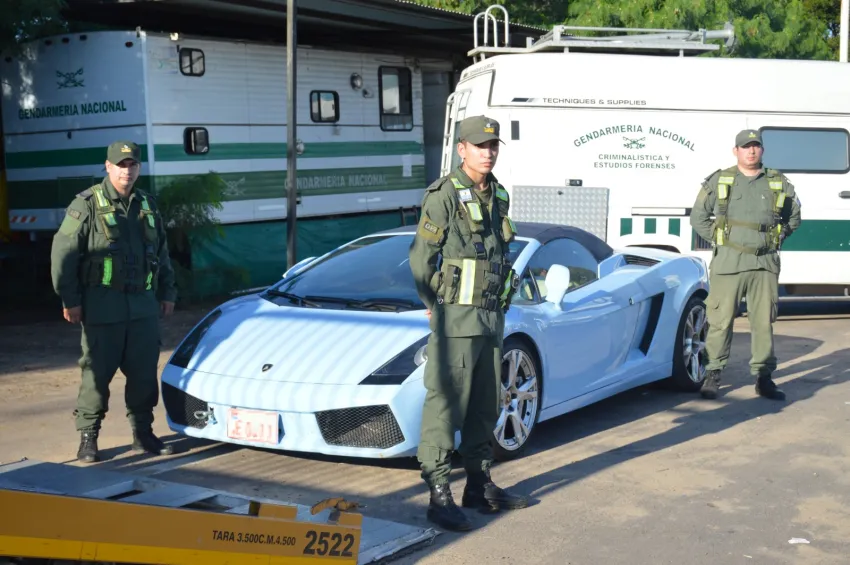 Secuestran un Lamborghini en el Puente Chaco – Corrientes, sin papeles, valuado en 170 mil euros