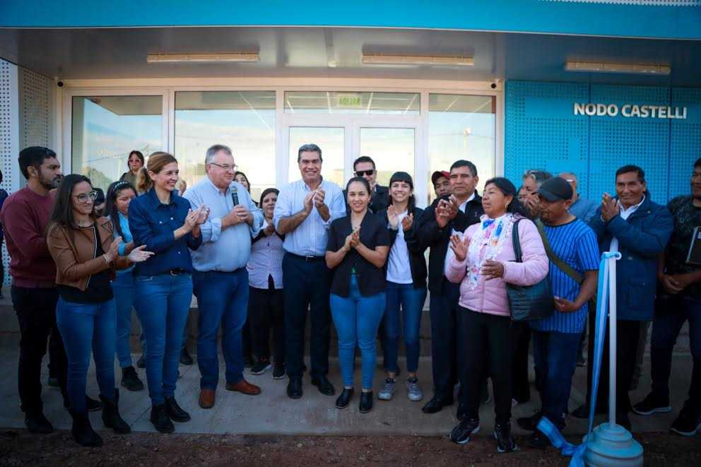 J.J. Castelli: Capitanich y Rach Quiroga, entregaron  16 viviendas e inauguraron un nuevo centro de salud y obras de electrificación rural