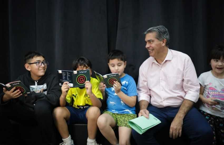 Capitanich puso en marcha la primera Feria del Libro Infantil y Juvenil en Puerto Tirol