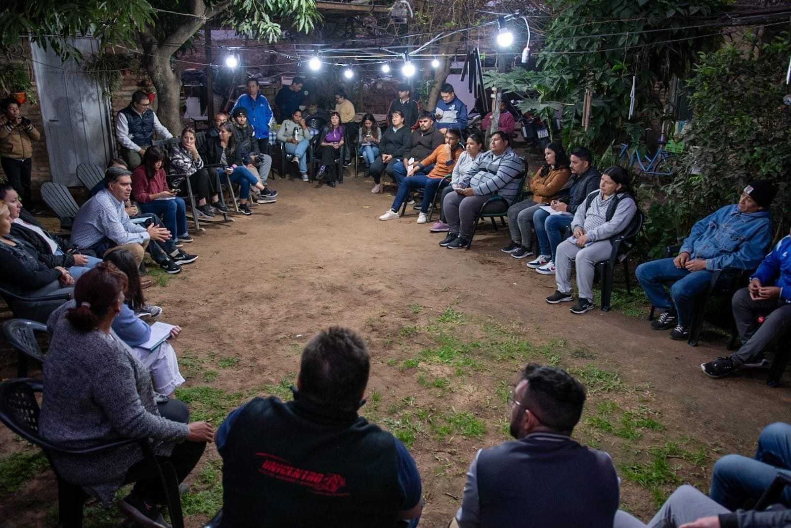 Capitanich se reunio con vecinos de Resistencia para definir prioridades sobre obras barriales