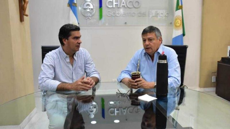Domingo Peppo se baja de su candidatura y se une a la campaña por la formula Capitanich – Quiroga