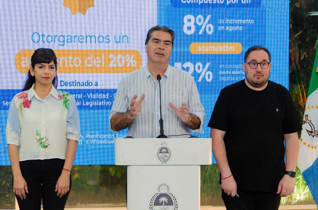 Capitanich anuncia un aumento extraordinario para trabajadores estatales del 20%