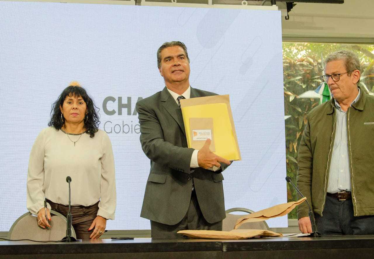 Capitanich abrió los sobres licitatorios para la construcción del nuevo edificio de la Escuela Primaria N° 330 de Sáenz Peña