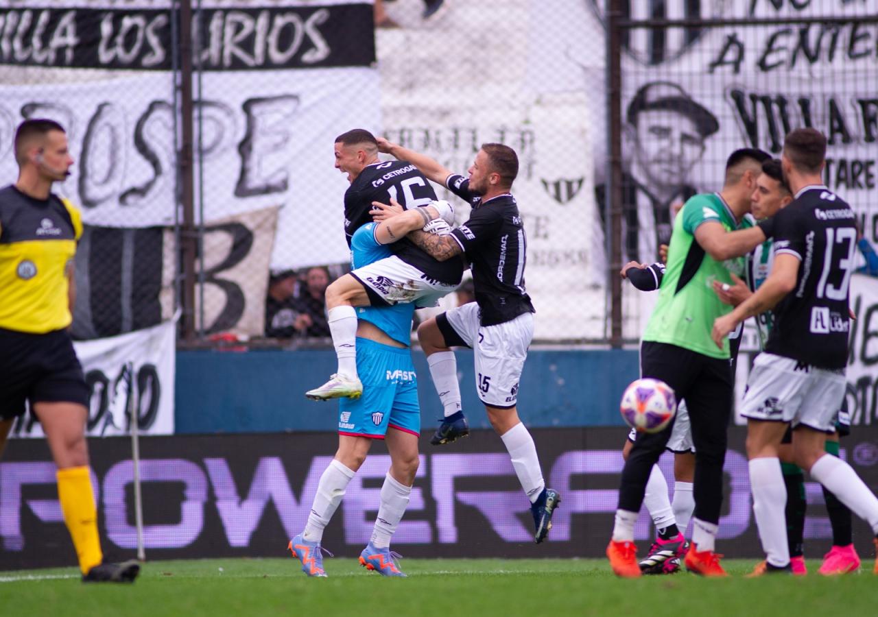 For Ever pasa a cuartos de final de la Copa Argentina luego de vencer a Villa Mitre por penales