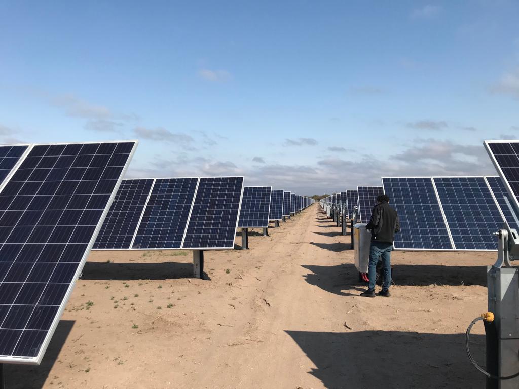 Chaco, próximo a inaugurar el tercer parque solar más grande del país, generando ademas de energia, 300 puestos de trábajo
