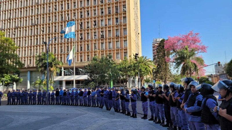 Por disturbios por cortes y piquetes en el centro de Resistencia, detuvieron a cinco personas