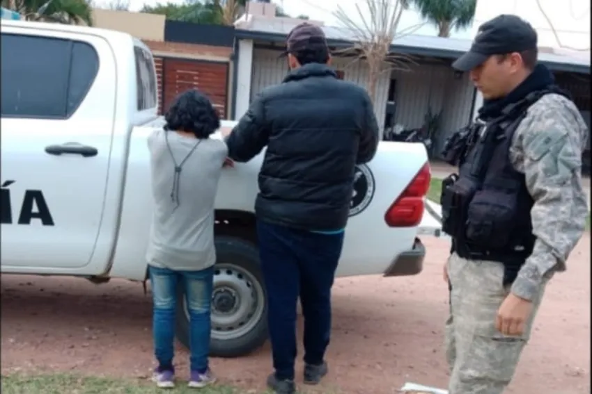 Saenz Peña: Personal policial detiene a jóvenes robando cables